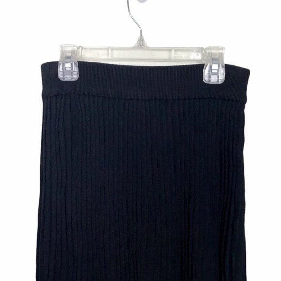 The Mogan Black Pleated Pull on Skirt - Picture 5 of 9